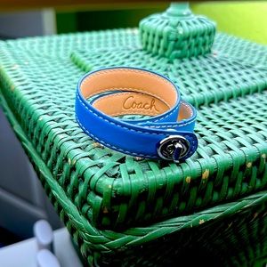 Coach bracelet or choker leather